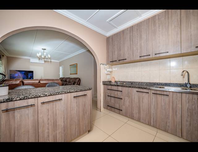 3 BEDROOM FREEHOLD FOR SALE IN HILLARY